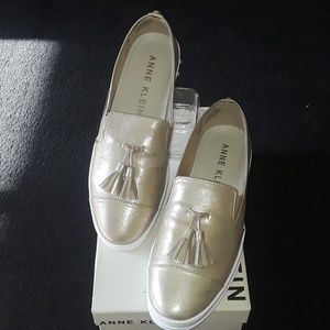 ANNE KLEIN NEW ZEDITH GOLD, WEEKEND SALE!!